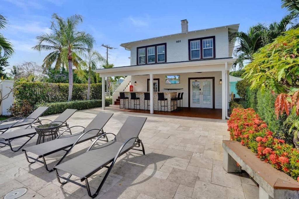 Photo of Patio Balcony in Mango Groves