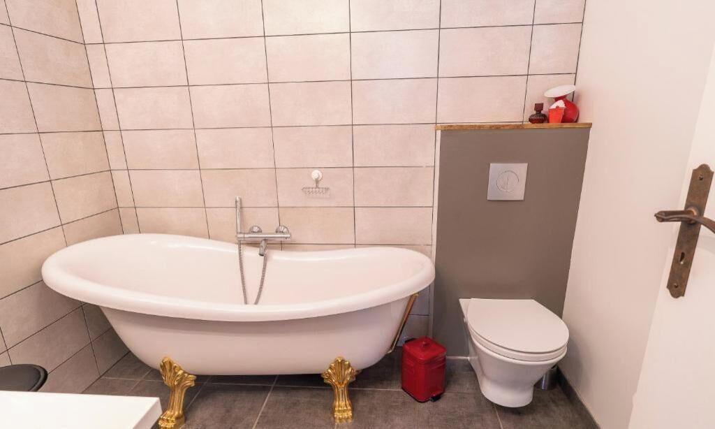 Photo of Bathroom in Desertines
