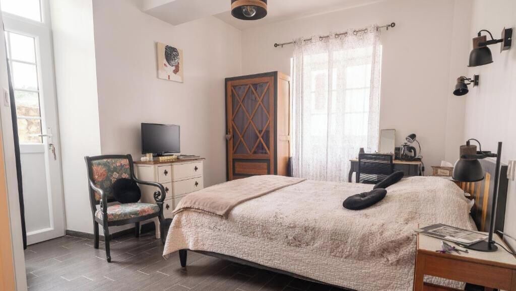 Photo of Bedroom in Desertines
