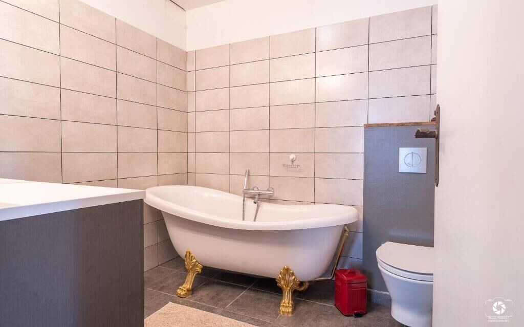 Photo of Bathroom in Desertines