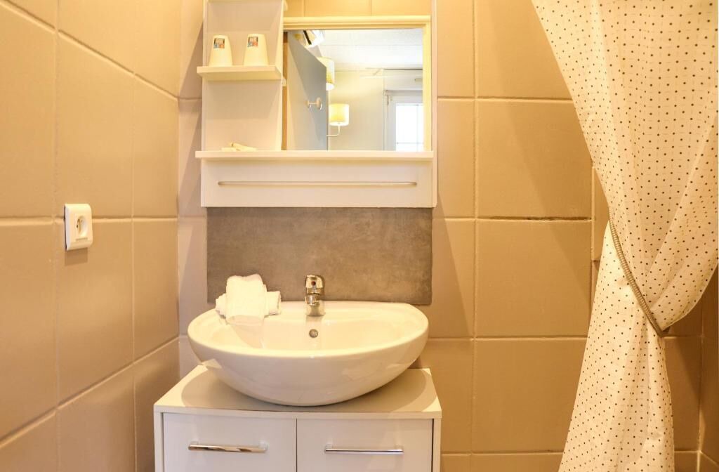 Photo of Bathroom in Celleneuve