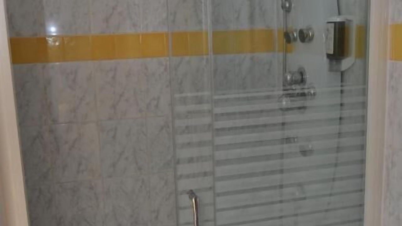Photo of Bathroom in Lunel