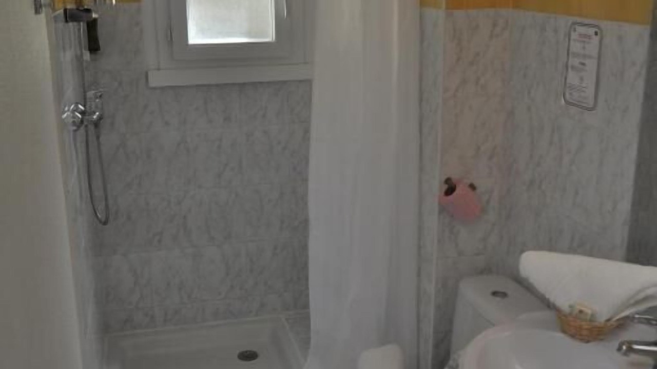 Photo of Bathroom in Lunel