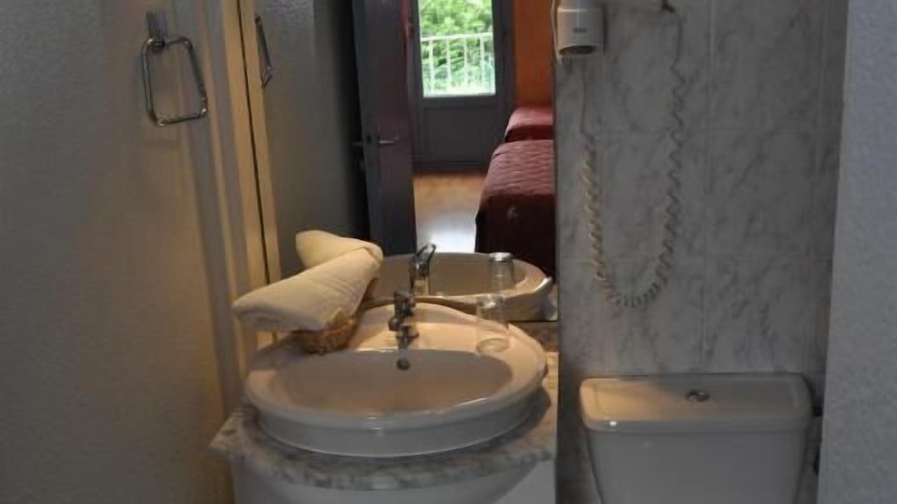 Photo of Bathroom in Lunel