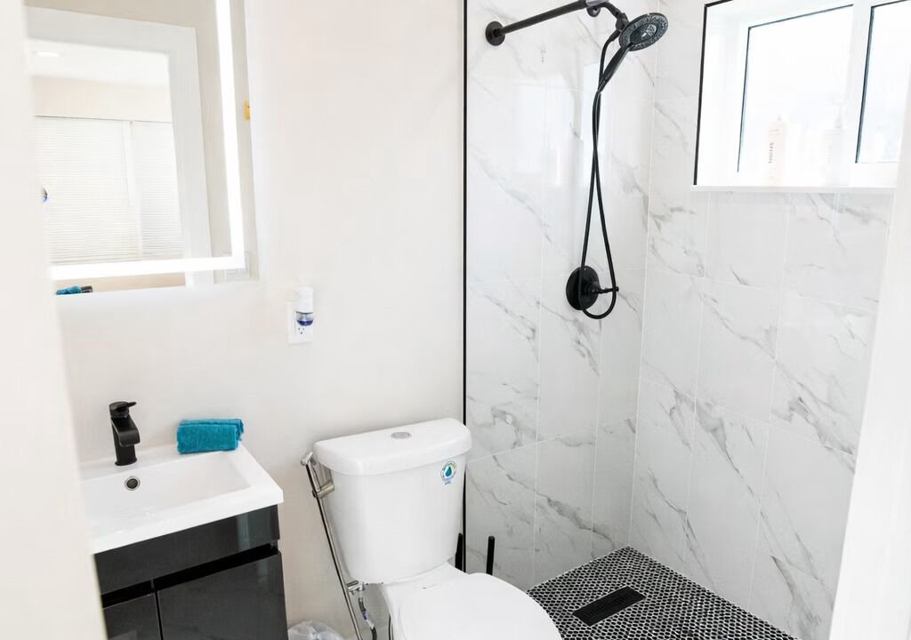 Photo of Bathroom in Sunset