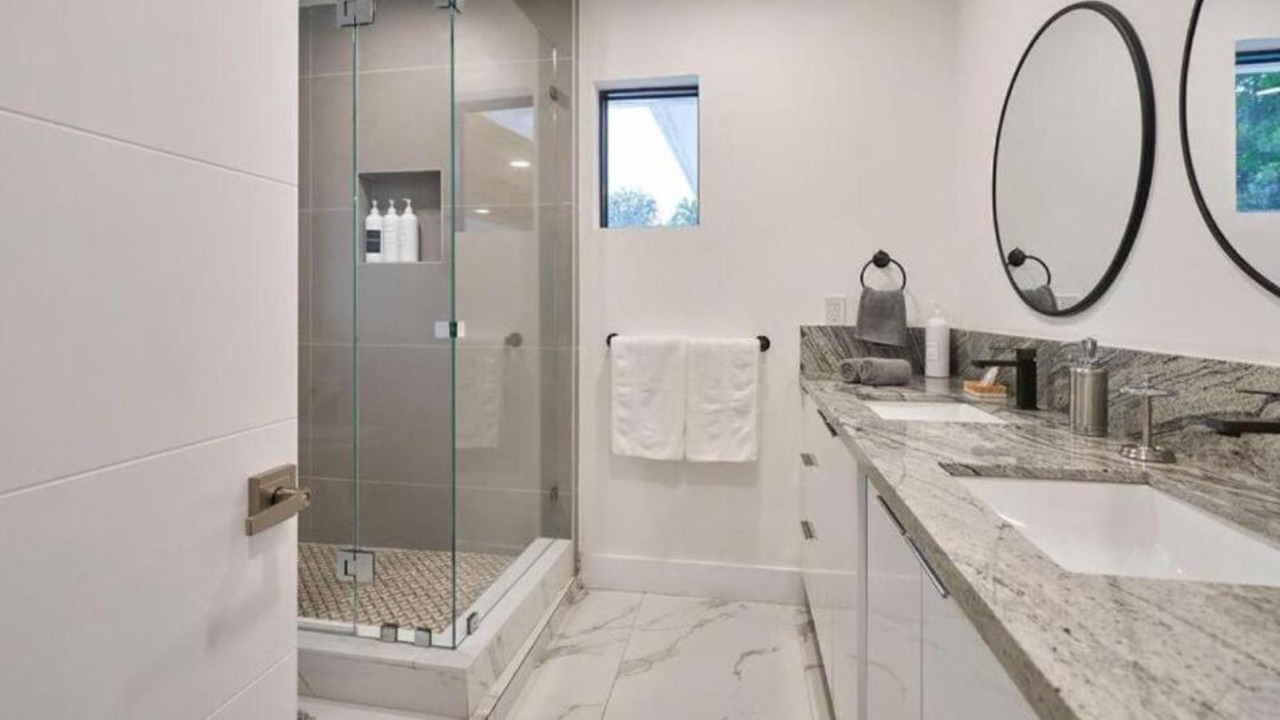 Photo of Bathroom in Emerald Hills