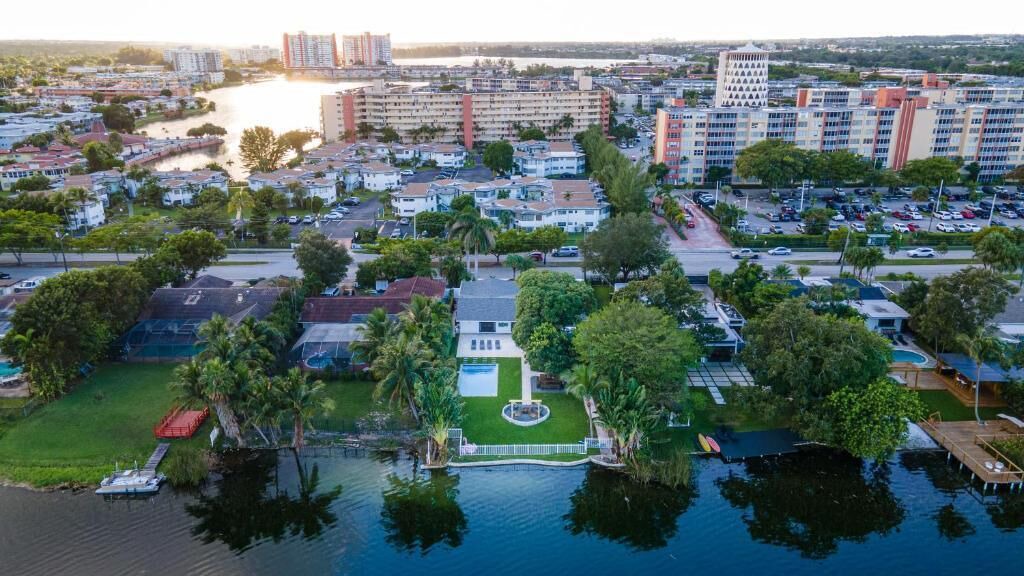Photo of Outdoor in North Miami Beach