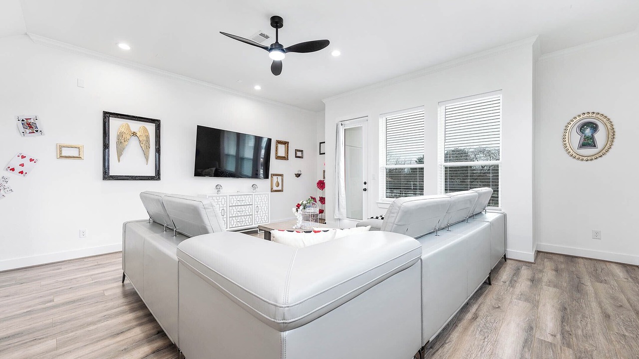 Photo of Livingroom in OST - South Union