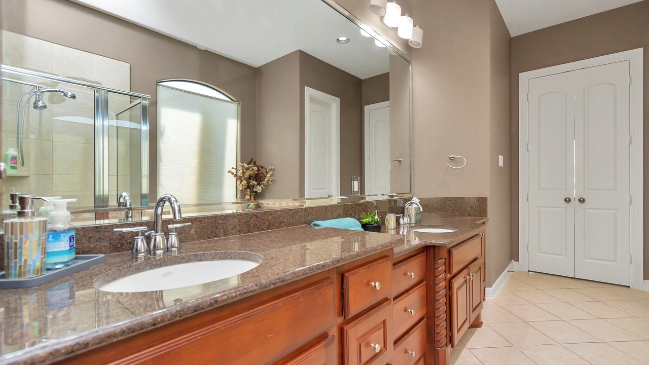 Photo of Bathroom in El Lago