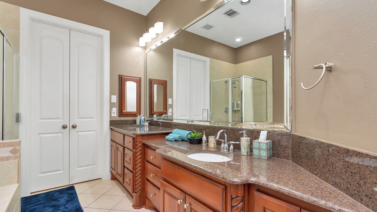 Photo of Bathroom in El Lago