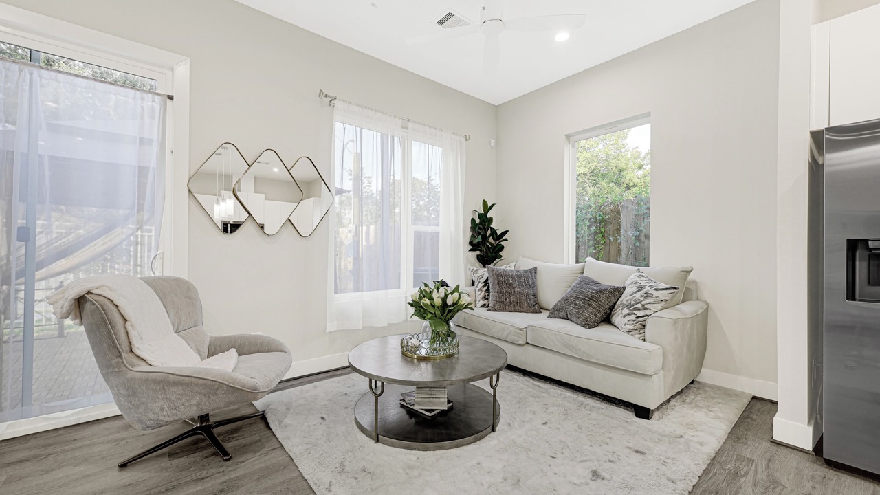 Photo of Livingroom in Northside