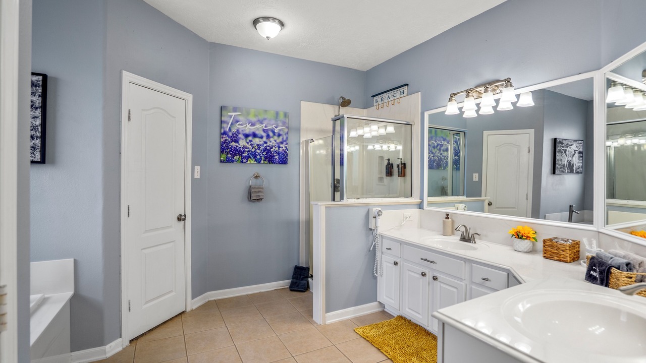 Photo of Bathroom in Alvin