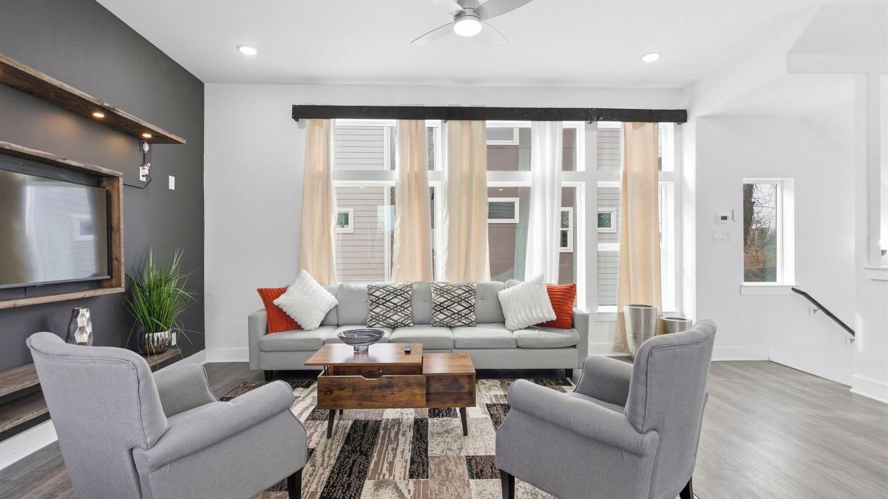 Photo of Livingroom in OST - South Union