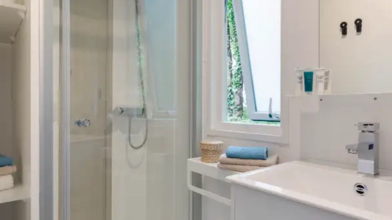 Photo of Bathroom in Saint-Julien-des-Landes