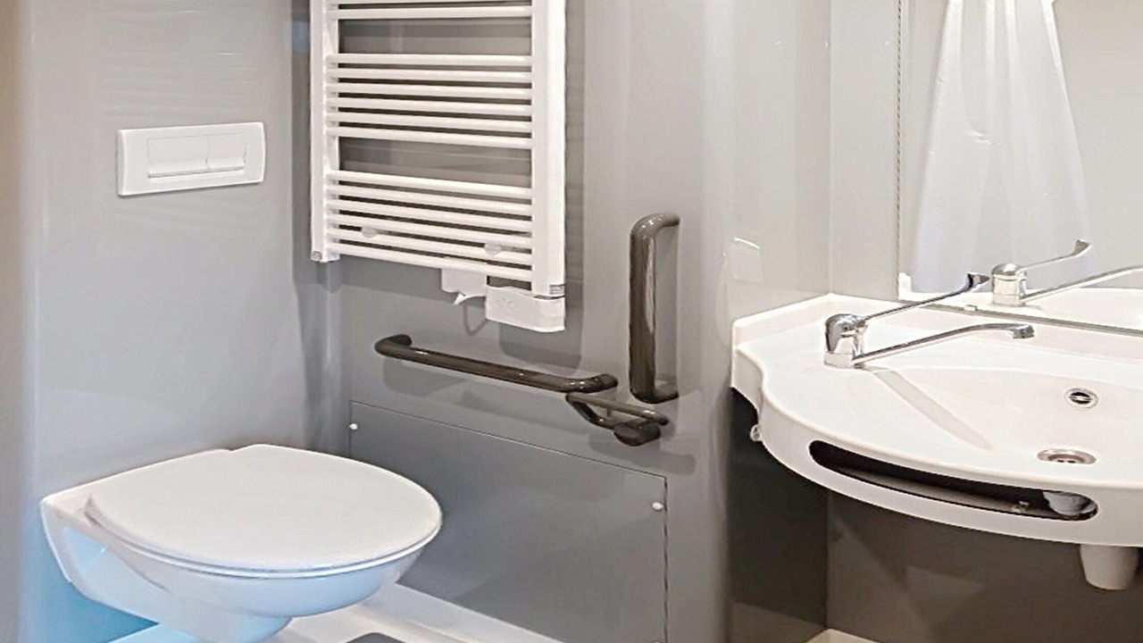 Photo of Bathroom in Malansac