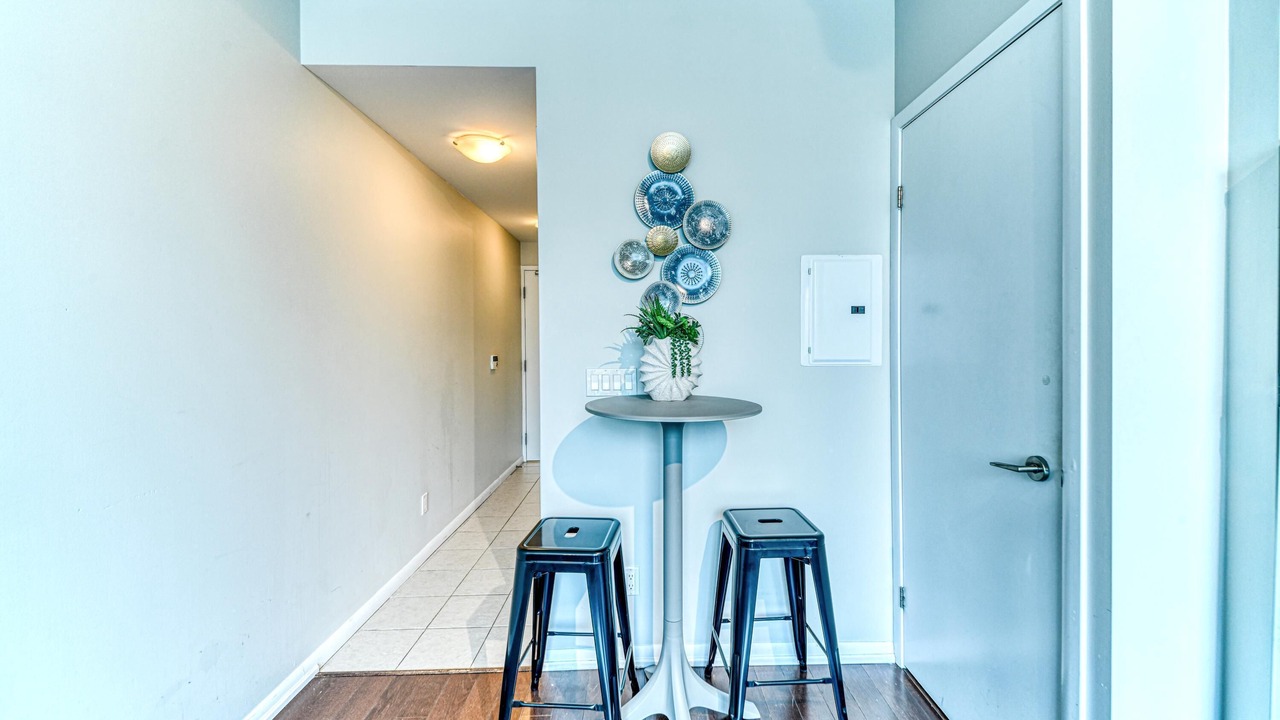 Photo of Livingroom in Trinity - Bellwoods