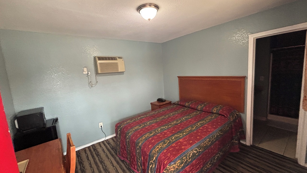 Photo of Bedroom in Greater Greenspoint