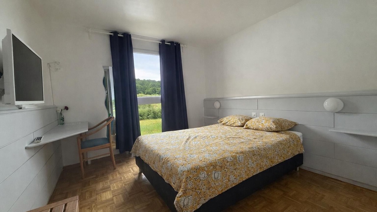 Photo of Bedroom in Malvilliers