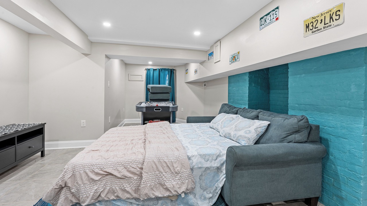 Photo of Bedroom in East Lansdowne