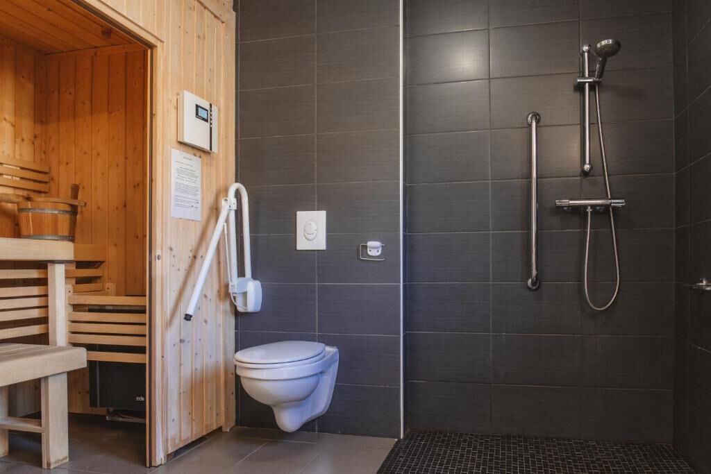 Photo of Bathroom in Saint-Paul-le-Froid