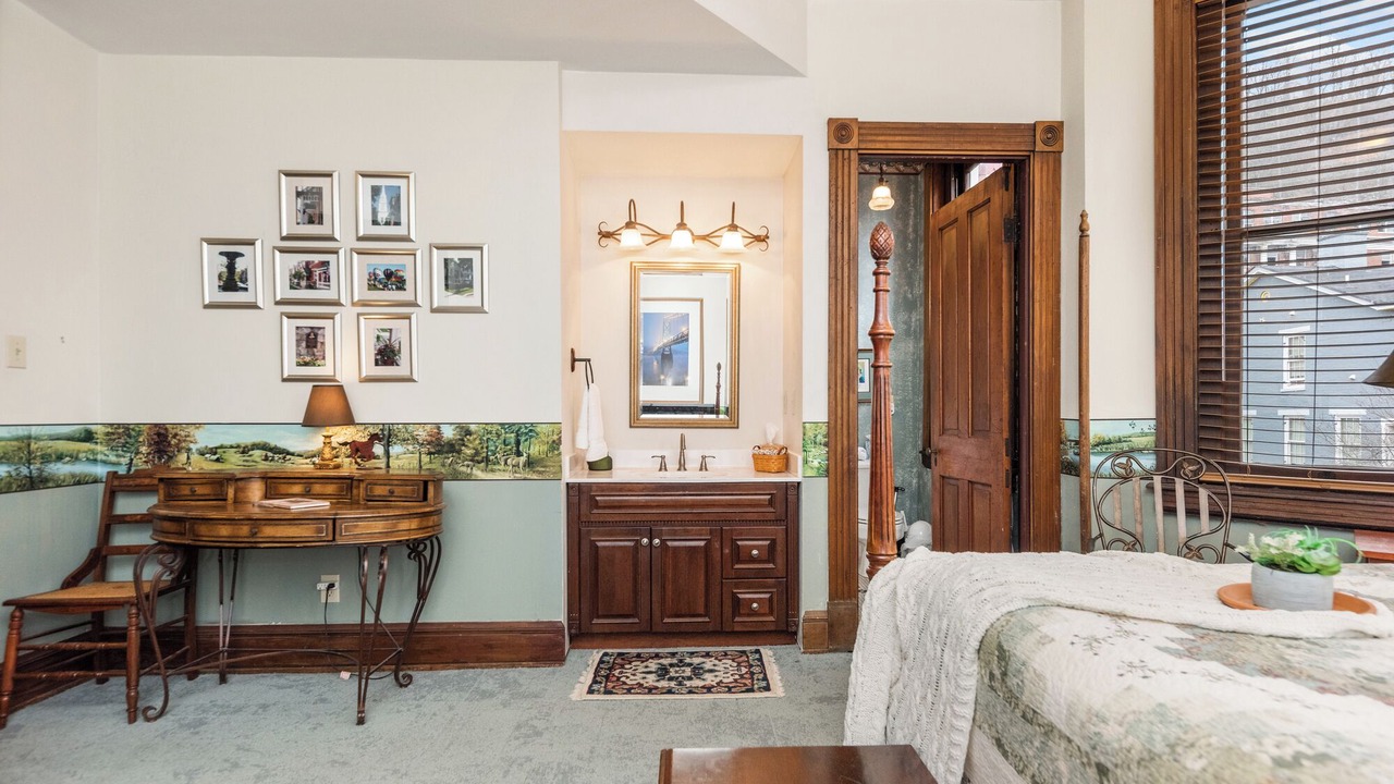 Photo of Bedroom in Maysville