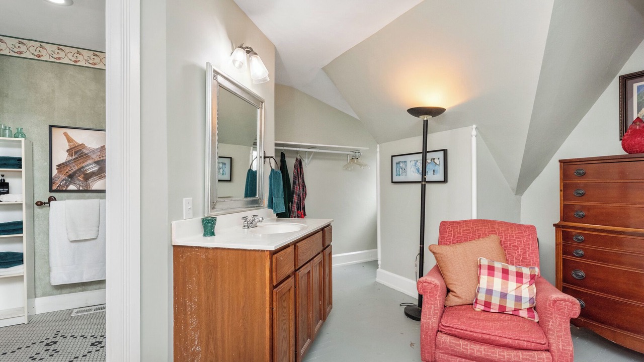 Photo of Bedroom in Maysville