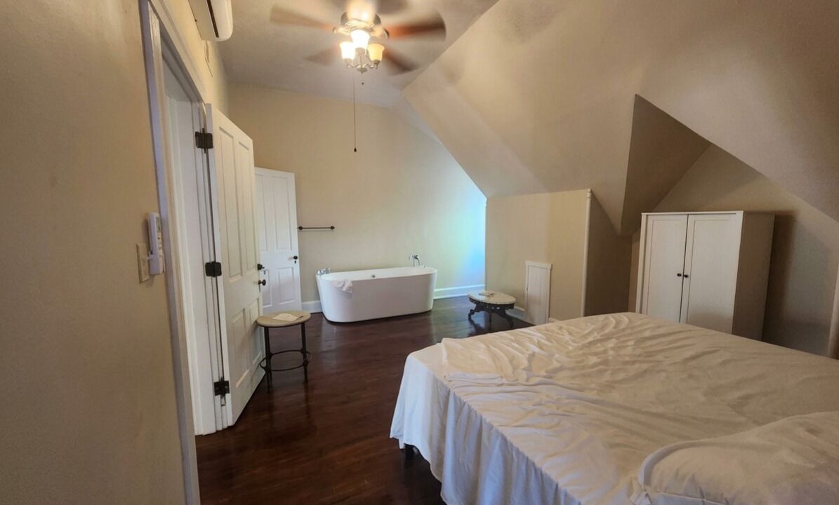Photo of Bedroom in Maysville