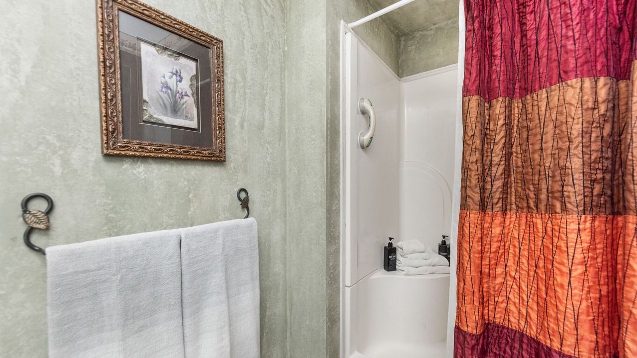 Photo of Bathroom in Maysville