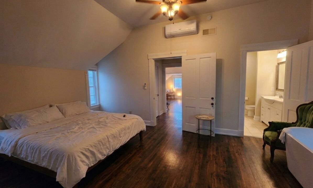 Photo of Bedroom in Maysville