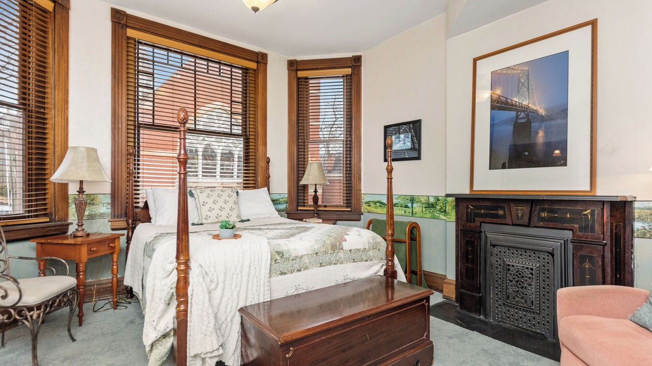 Photo of Bedroom in Maysville