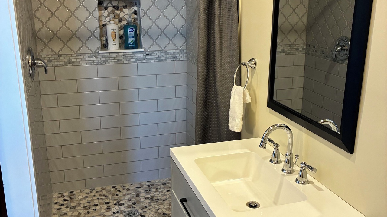 Photo of Bathroom in Lebanon - Pine Grove