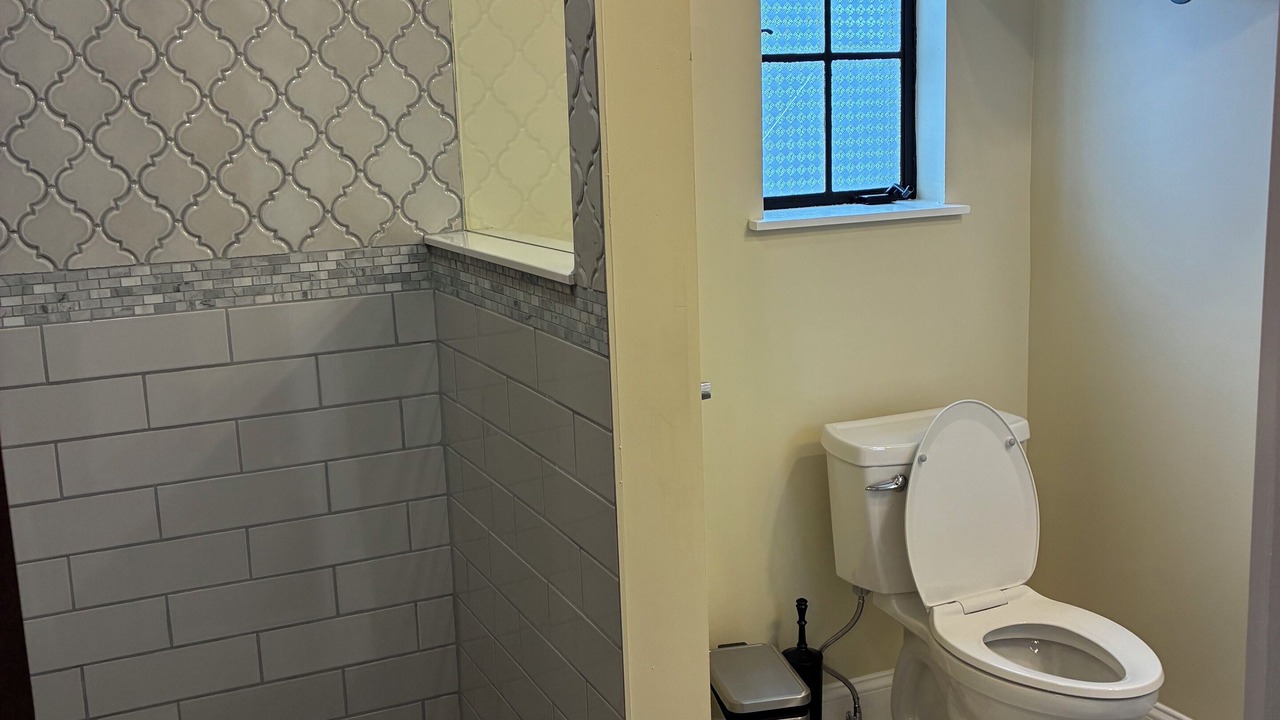 Photo of Bathroom in Lebanon - Pine Grove
