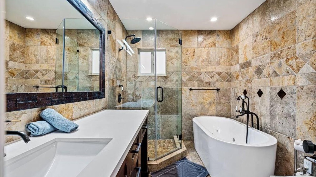 Photo of Bathroom in Golden Glades