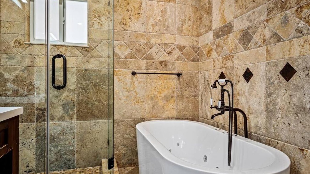 Photo of Bathroom in Golden Glades