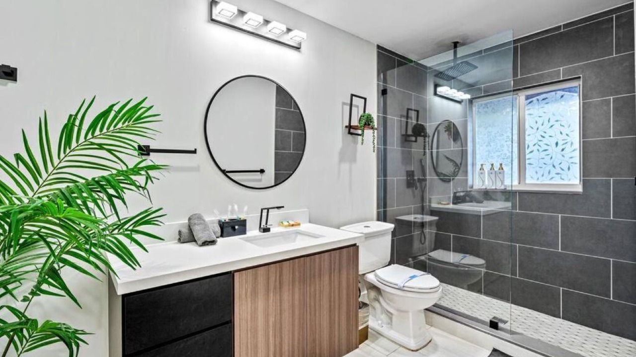 Photo of Bathroom in Golden Glades