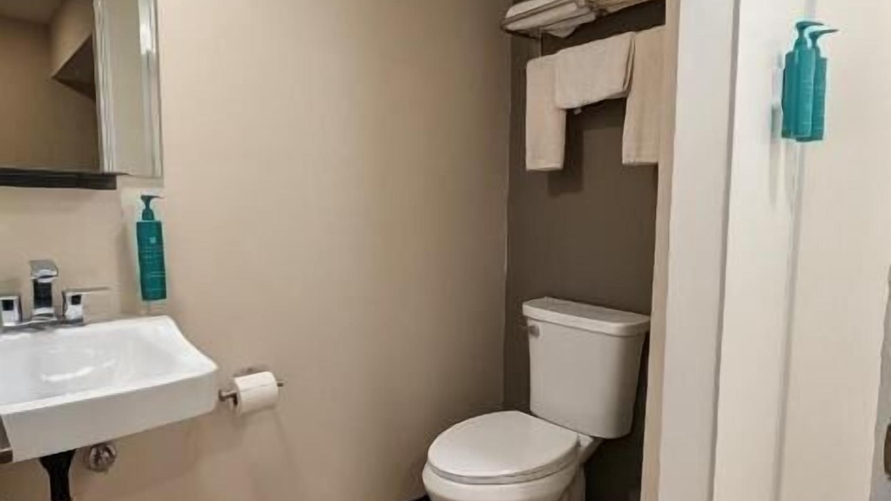 Photo of Bathroom in Chicago Heights
