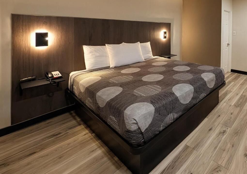 Photo of Bedroom in Chicago Heights