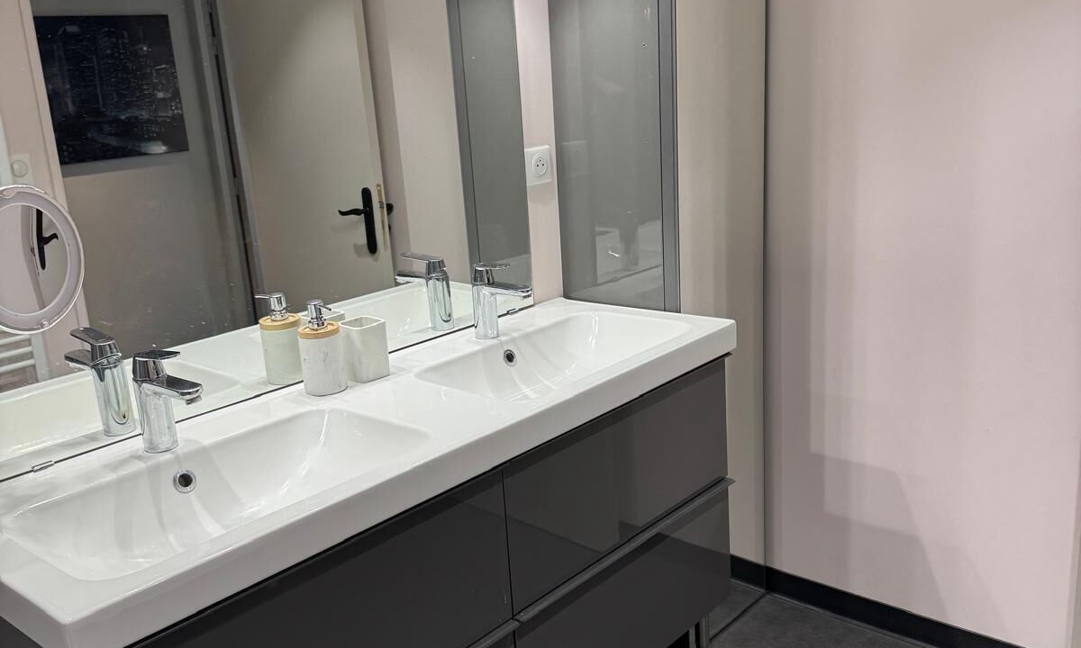 Photo of Bathroom in Pont-du-Chateau