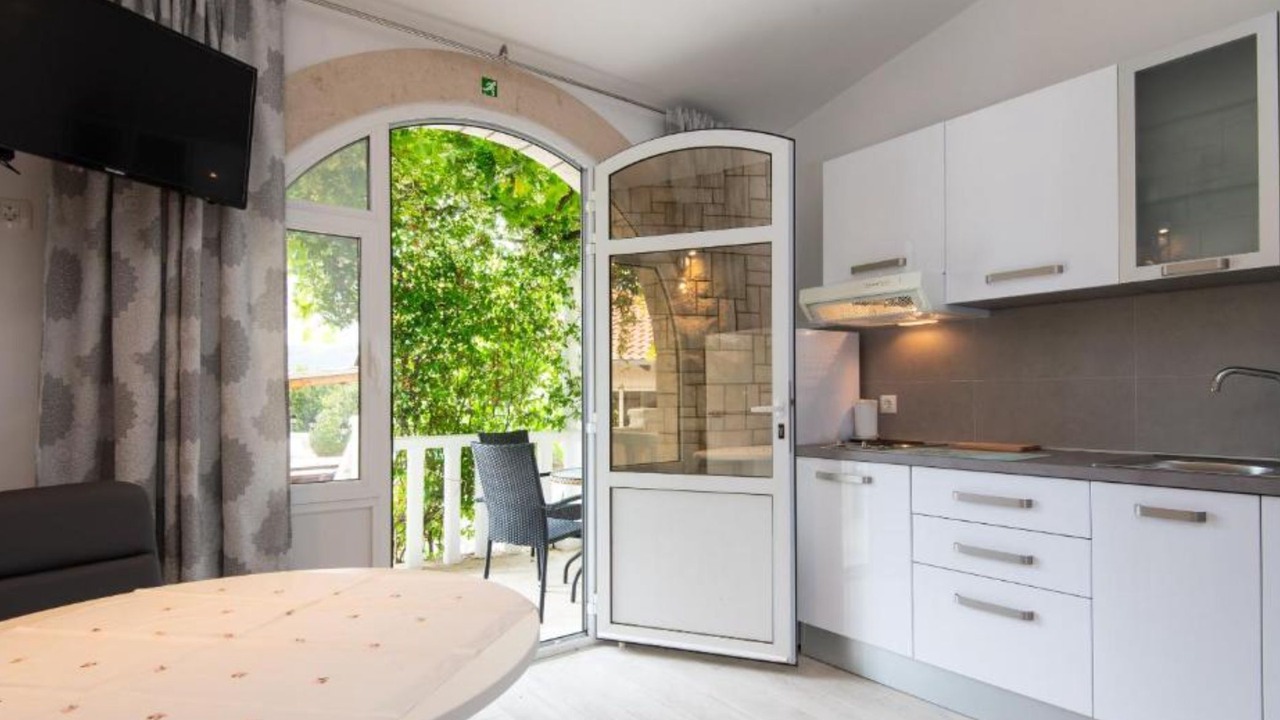 Photo of Kitchen in Cove Tri Zala (Zrnovo)