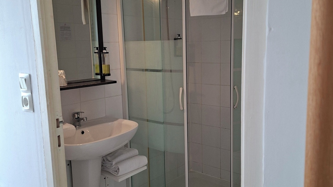 Photo of Bathroom in Lablachere