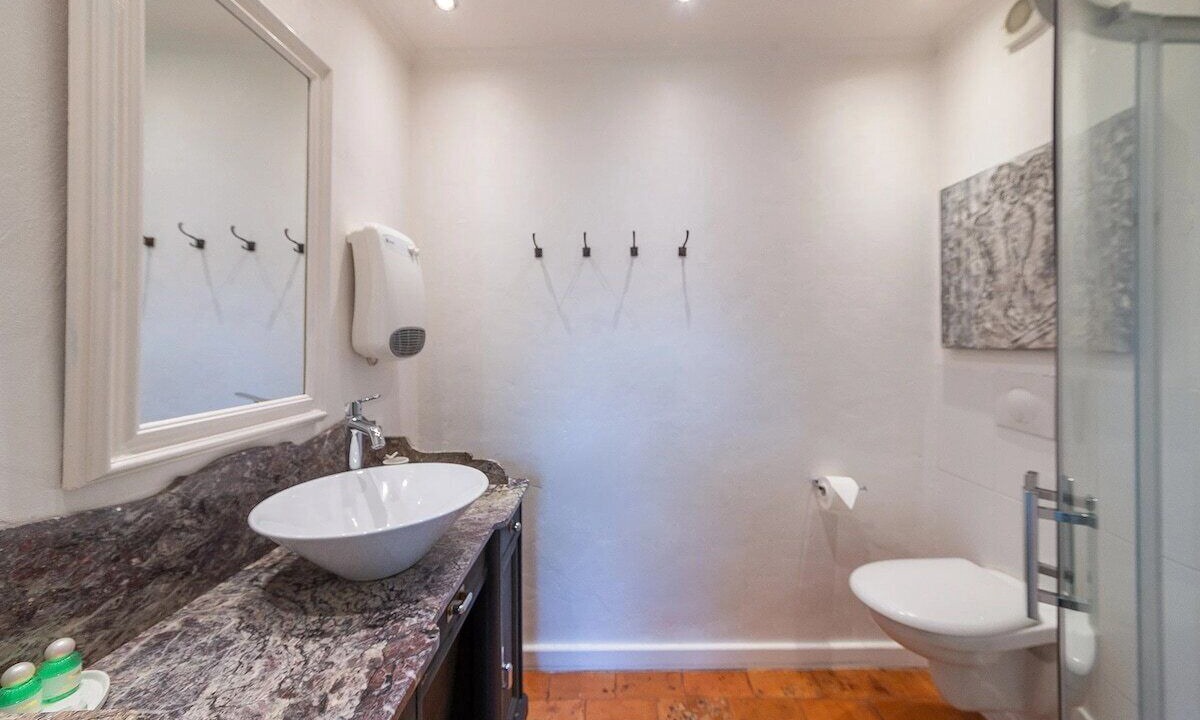 Photo of Bathroom in Cordes-sur-Ciel