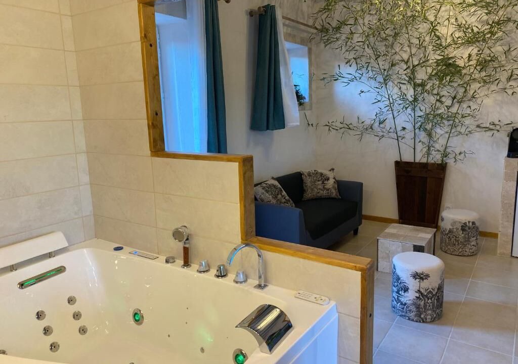 Photo of Bathroom in Cindre