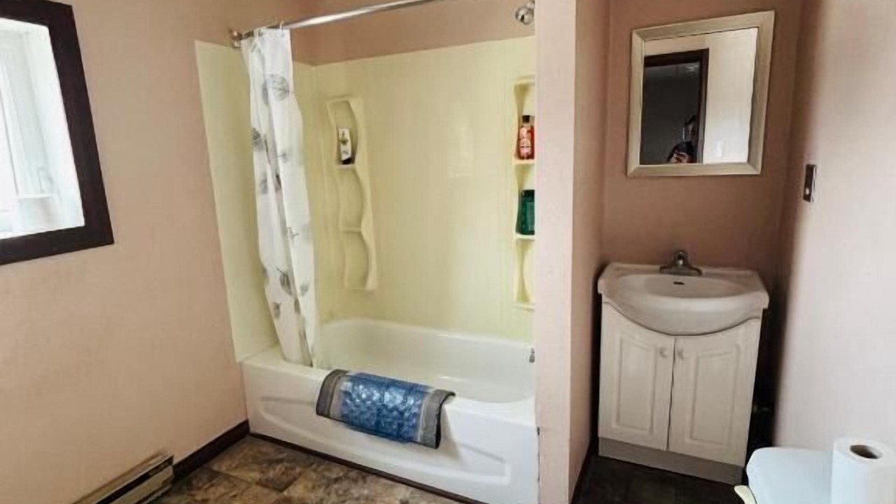 Photo of Bathroom in Wakaw