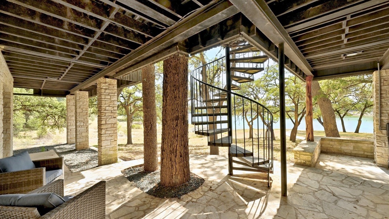 Photo of Patio Balcony in Circle J Ranch Lakeside