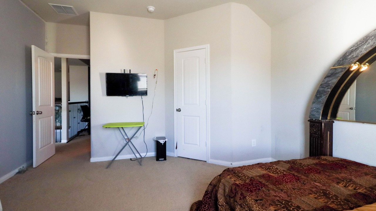 Photo of Bedroom in Clodine