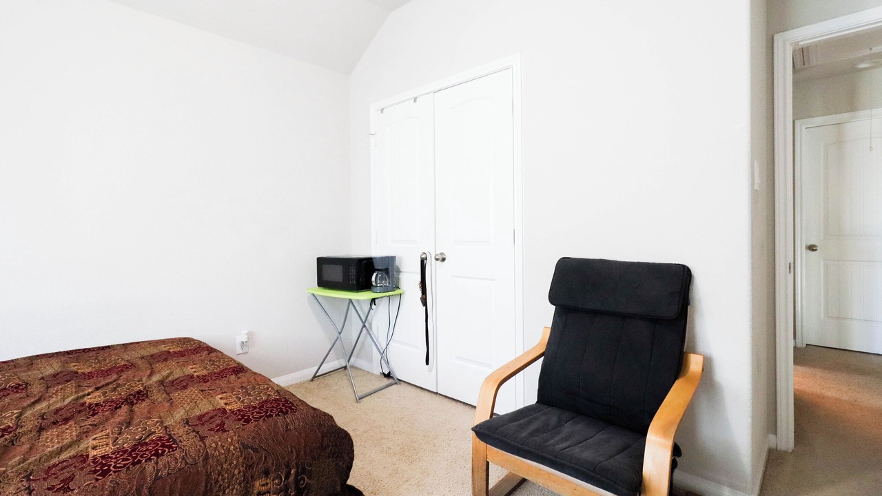 Photo of Bedroom in Clodine