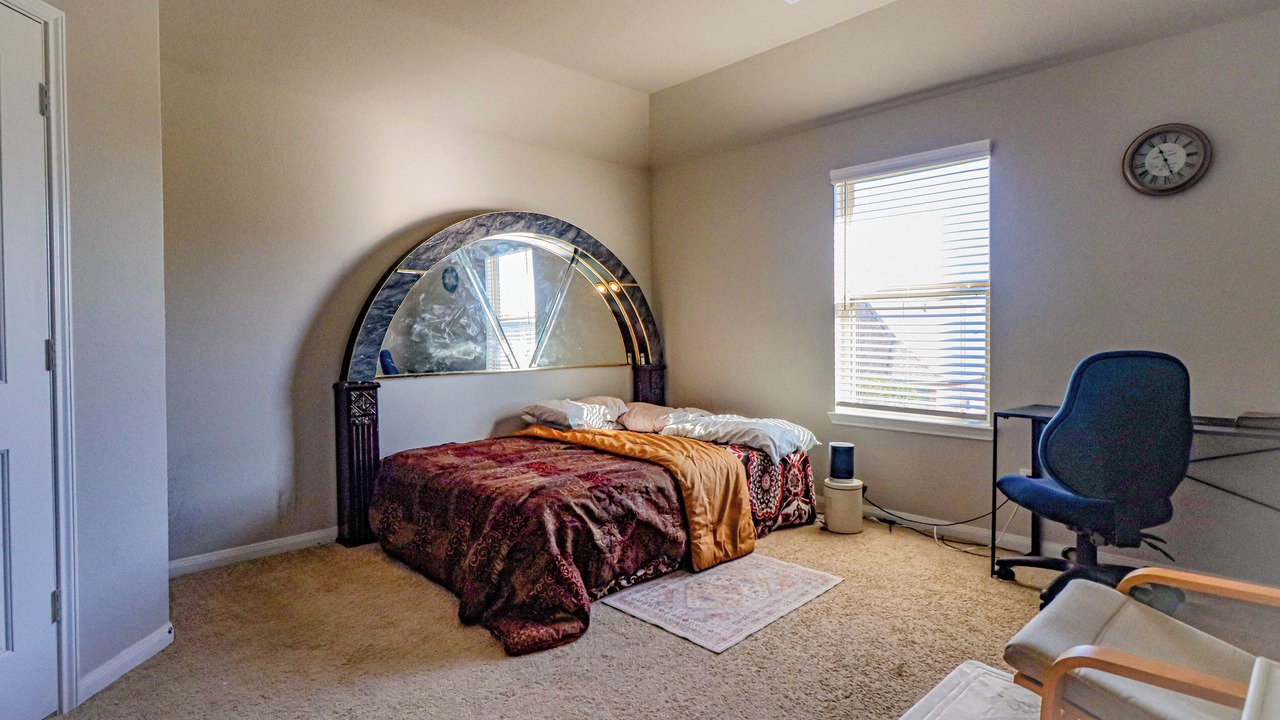 Photo of Bedroom in Clodine