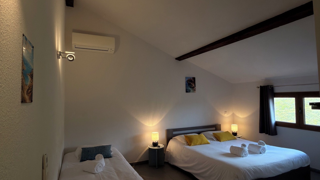 Photo of Bedroom in Olmeto