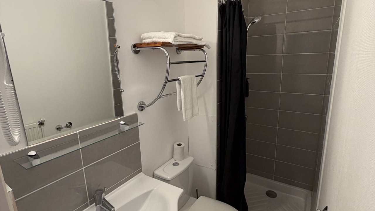 Photo of Bathroom in Cahors Old Town
