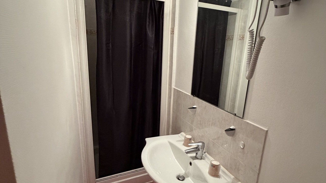 Photo of Bathroom in Cahors Old Town
